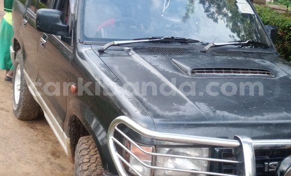 Buy Used Isuzu Bighorn Green Car in Mbarara in Uganda Buy Used Isuzu Bighorn Green Car in Mbarara in Uganda