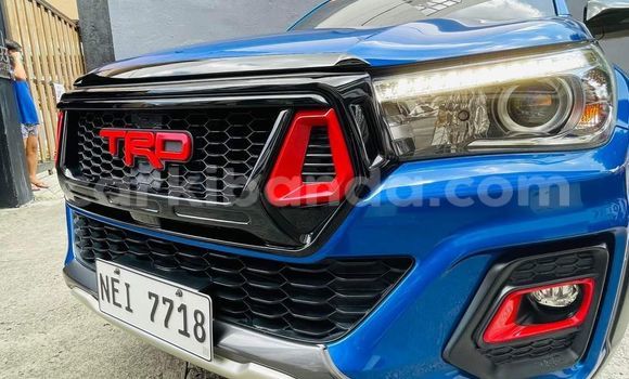 Gura Yakoze Toyota Hilux Blue Imodoka i Kampala mu Uganda Gura Yakoze Toyota Hilux Blue Imodoka i Kampala mu Uganda