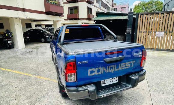 Gura Yakoze Toyota Hilux Blue Imodoka i Kampala mu Uganda Gura Yakoze Toyota Hilux Blue Imodoka i Kampala mu Uganda