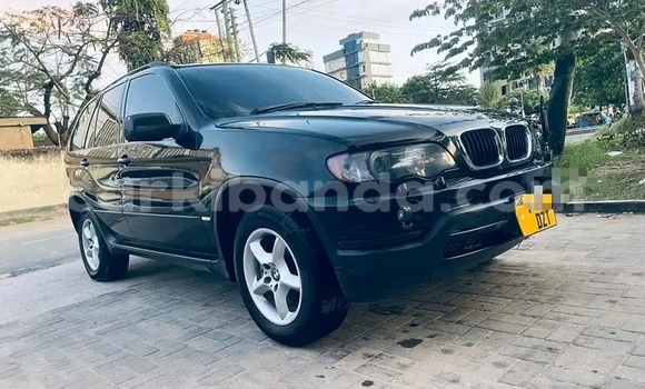 Gura Yakoze BMW X5 Black Imodoka i Entebbe mu Uganda Gura Yakoze BMW X5 Black Imodoka i Entebbe mu Uganda