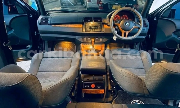 Gura Yakoze BMW X5 Black Imodoka i Entebbe mu Uganda Gura Yakoze BMW X5 Black Imodoka i Entebbe mu Uganda