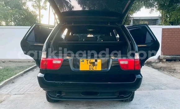 Gura Yakoze BMW X5 Black Imodoka i Entebbe mu Uganda Gura Yakoze BMW X5 Black Imodoka i Entebbe mu Uganda