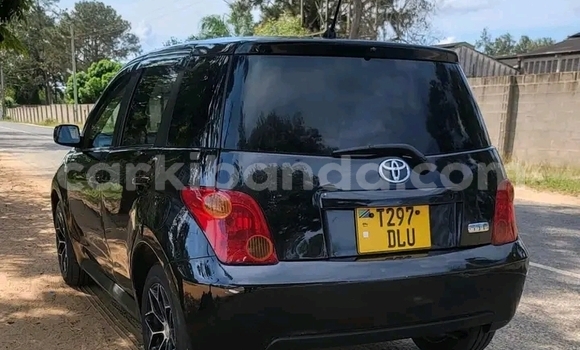 Acheter Occasion Voiture Toyota IST Noir à Bugiri, Est Acheter Occasion Voiture Toyota IST Noir à Bugiri, Est
