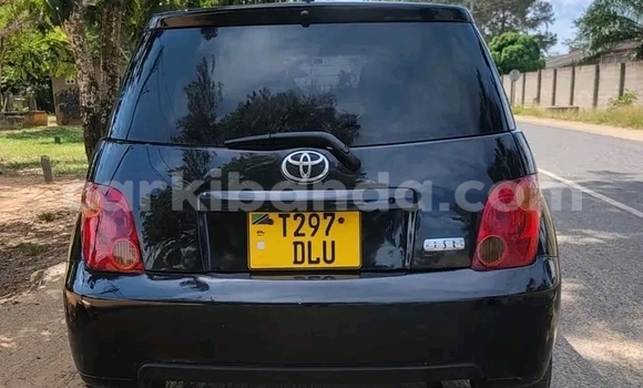Acheter Occasion Voiture Toyota IST Noir à Bugiri, Est Acheter Occasion Voiture Toyota IST Noir à Bugiri, Est