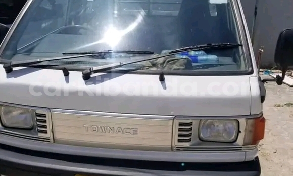 Acheter Occasion Voiture Toyota Town Ace Blanc à Hima, Occidental Acheter Occasion Voiture Toyota Town Ace Blanc à Hima, Occidental