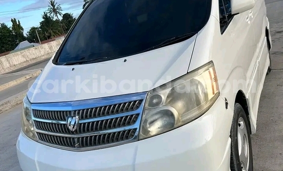 Gura Yakoze Toyota Alphard White Imodoka i Bombo mu Central Gura Yakoze Toyota Alphard White Imodoka i Bombo mu Central