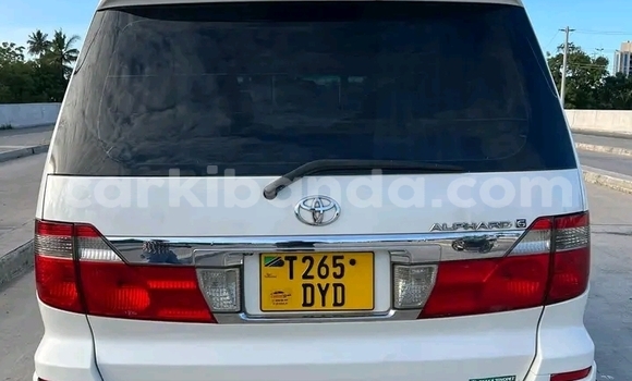 Gura Yakoze Toyota Alphard White Imodoka i Bombo mu Central Gura Yakoze Toyota Alphard White Imodoka i Bombo mu Central