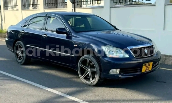 Acheter Occasion Voiture Toyota Crown Noir à Bugiri, Est Acheter Occasion Voiture Toyota Crown Noir à Bugiri, Est