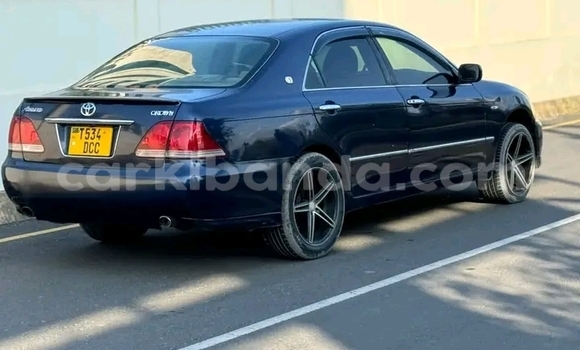 Acheter Occasion Voiture Toyota Crown Noir à Bugiri, Est Acheter Occasion Voiture Toyota Crown Noir à Bugiri, Est