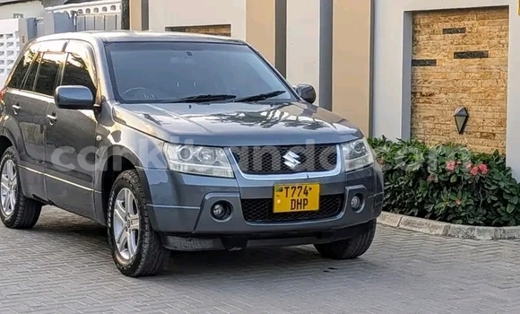 Gura Yakoze Suzuki Escudo Black Imodoka i Hoima mu Uganda Gura Yakoze Suzuki Escudo Black Imodoka i Hoima mu Uganda