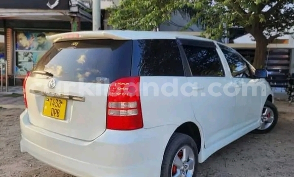 Gura Yakoze Toyota Wish White Imodoka i Arua mu Uganda Gura Yakoze Toyota Wish White Imodoka i Arua mu Uganda