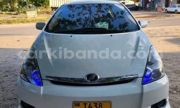 Gura Yakoze Toyota Wish White Imodoka i Arua mu Uganda Gura Yakoze Toyota Wish White Imodoka i Arua mu Uganda