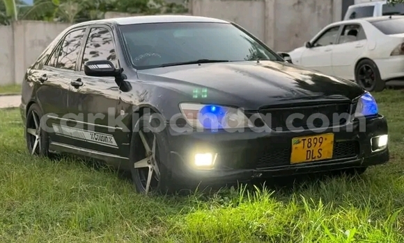 Nunua Ilio tumika Toyota Altezza Nyeusi Gari ndani ya Bushenyi nchini Magharibi