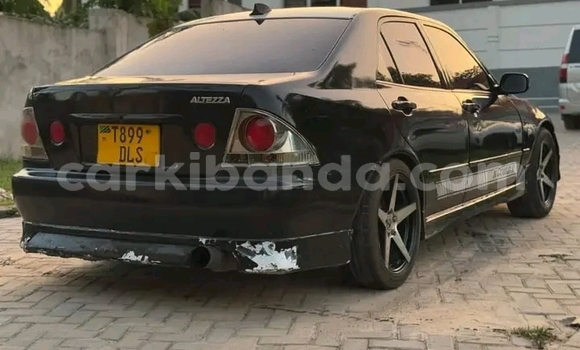 Gura Yakoze Toyota Altezza Black Imodoka i Bushenyi mu Western Gura Yakoze Toyota Altezza Black Imodoka i Bushenyi mu Western