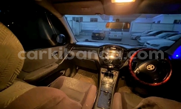 Gura Yakoze Toyota Kluger Black Imodoka i Hoima mu Uganda Gura Yakoze Toyota Kluger Black Imodoka i Hoima mu Uganda