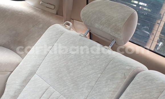 Nunua Ilio tumika Toyota Gaia Nyeupe Gari ndani ya Kampala nchini Uganda Nunua Ilio tumika Toyota Gaia Nyeupe Gari ndani ya Kampala nchini Uganda