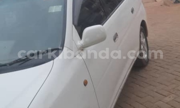 Nunua Ilio tumika Toyota Gaia Nyeupe Gari ndani ya Kampala nchini Uganda Nunua Ilio tumika Toyota Gaia Nyeupe Gari ndani ya Kampala nchini Uganda