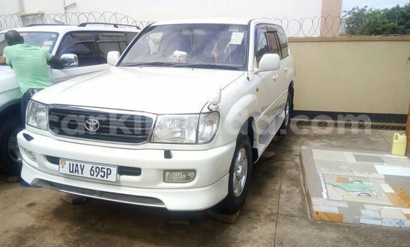 Buy Used Toyota Land Cruiser White Car in Kampala in Uganda Buy Used Toyota Land Cruiser White Car in Kampala in Uganda