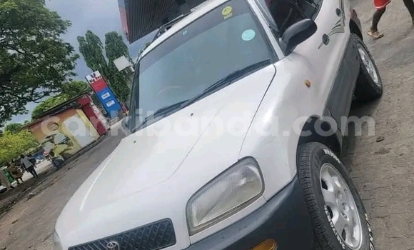 Gura Yakoze Toyota RAV4 Other Imodoka i Entebbe mu Uganda Gura Yakoze Toyota RAV4 Other Imodoka i Entebbe mu Uganda