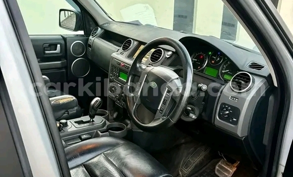 Gura Yakoze Land Rover Discovery Sport White Imodoka i Bundibugyo mu Western Gura Yakoze Land Rover Discovery Sport White Imodoka i Bundibugyo mu Western