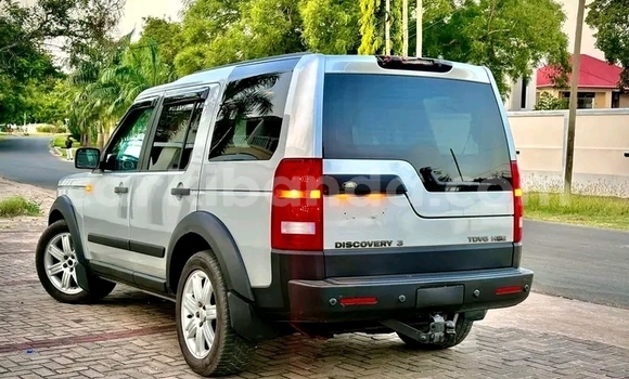 Gura Yakoze Land Rover Discovery Sport White Imodoka i Bundibugyo mu Western Gura Yakoze Land Rover Discovery Sport White Imodoka i Bundibugyo mu Western