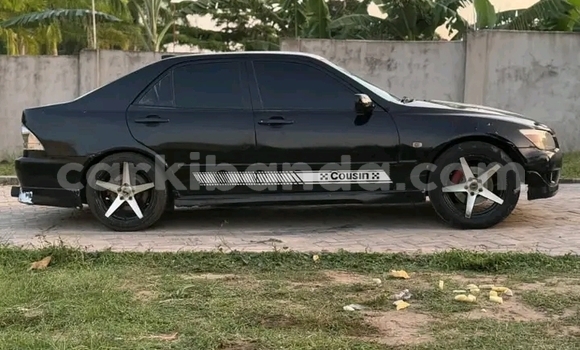 Gura Yakoze Toyota Altezza Black Imodoka i Kabale mu Uganda Gura Yakoze Toyota Altezza Black Imodoka i Kabale mu Uganda