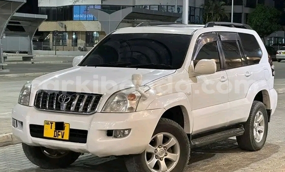 Gura Yakoze Toyota Land Cruiser Prado White Imodoka i Fort Portal mu Uganda Gura Yakoze Toyota Land Cruiser Prado White Imodoka i Fort Portal mu Uganda