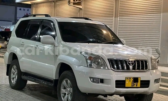 Gura Yakoze Toyota Land Cruiser Prado White Imodoka i Fort Portal mu Uganda Gura Yakoze Toyota Land Cruiser Prado White Imodoka i Fort Portal mu Uganda