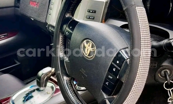 Gura Yakoze Toyota Mark II White Imodoka i Bugiri mu Eastern