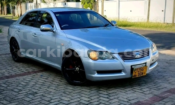 Gura Yakoze Toyota Mark II White Imodoka i Bugiri mu Eastern Gura Yakoze Toyota Mark II White Imodoka i Bugiri mu Eastern