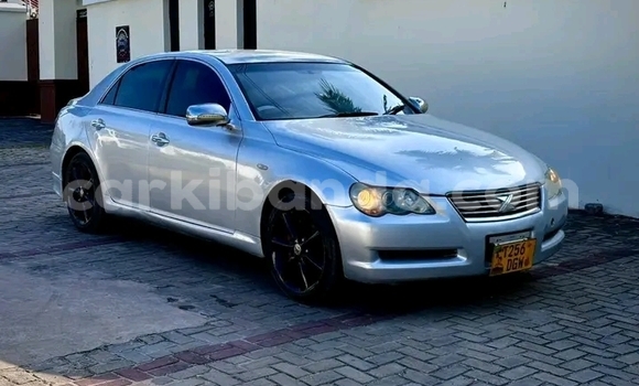 Gura Yakoze Toyota Mark II White Imodoka i Bugiri mu Eastern Gura Yakoze Toyota Mark II White Imodoka i Bugiri mu Eastern