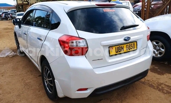 Gura Yakoze Toyota Ipsum White Imodoka i Bugiri mu Eastern Gura Yakoze Toyota Ipsum White Imodoka i Bugiri mu Eastern