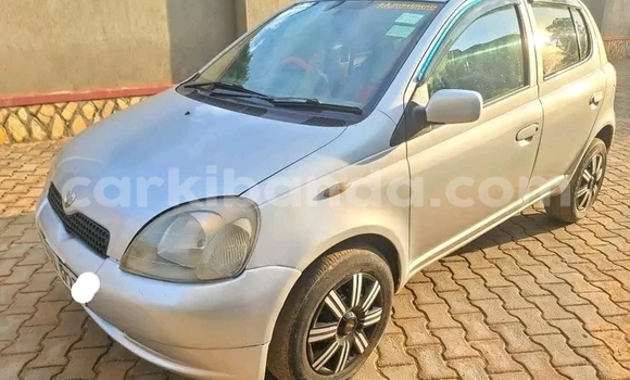 Gura Yakoze Toyota Vitz White Imodoka i Bundibugyo mu Western Gura Yakoze Toyota Vitz White Imodoka i Bundibugyo mu Western