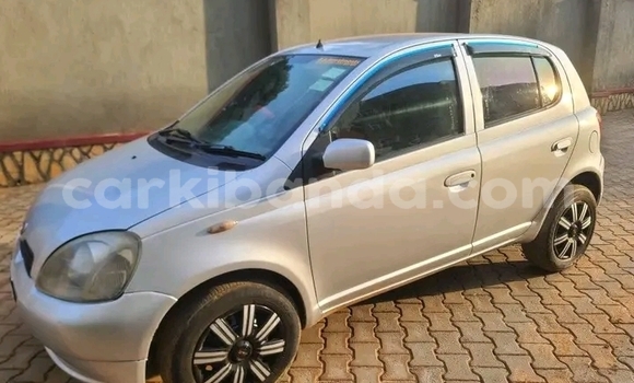Gura Yakoze Toyota Vitz White Imodoka i Bundibugyo mu Western Gura Yakoze Toyota Vitz White Imodoka i Bundibugyo mu Western
