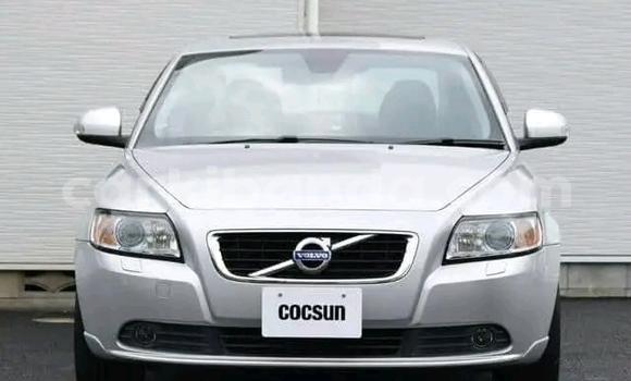 Gura Yakoze Volvo S40 White Imodoka i Bundibugyo mu Western Gura Yakoze Volvo S40 White Imodoka i Bundibugyo mu Western