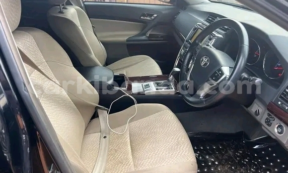 Gura Yakoze Toyota Mark X Black Imodoka i Bundibugyo mu Western Gura Yakoze Toyota Mark X Black Imodoka i Bundibugyo mu Western