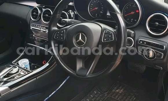 Gura Yakoze Mercedes‒Benz C-klasse White Imodoka i Bundibugyo mu Western Gura Yakoze Mercedes‒Benz C-klasse White Imodoka i Bundibugyo mu Western