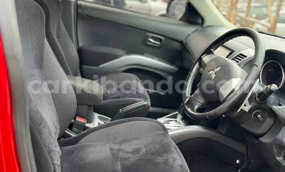 Gura Yakoze Mitsubishi Outlander Red Imodoka i Bundibugyo mu Western Gura Yakoze Mitsubishi Outlander Red Imodoka i Bundibugyo mu Western