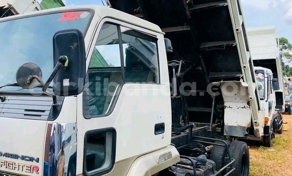 Gura Yakoze Mitsubishi FTO White Imodoka i Bundibugyo mu Western Gura Yakoze Mitsubishi FTO White Imodoka i Bundibugyo mu Western