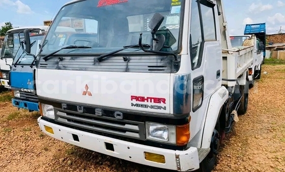 Gura Yakoze Mitsubishi FTO White Imodoka i Bundibugyo mu Western Gura Yakoze Mitsubishi FTO White Imodoka i Bundibugyo mu Western