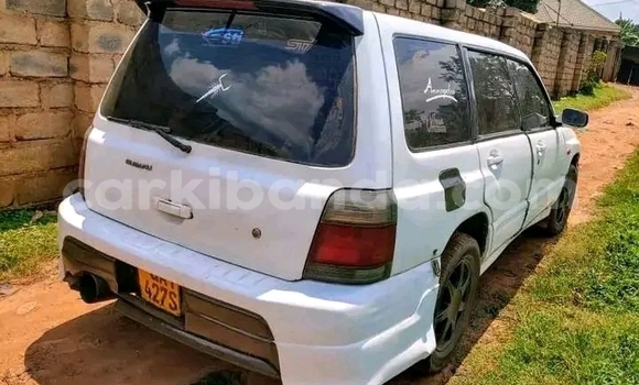 Gura Yakoze Suzuki Carry White Imodoka i Bundibugyo mu Western Gura Yakoze Suzuki Carry White Imodoka i Bundibugyo mu Western