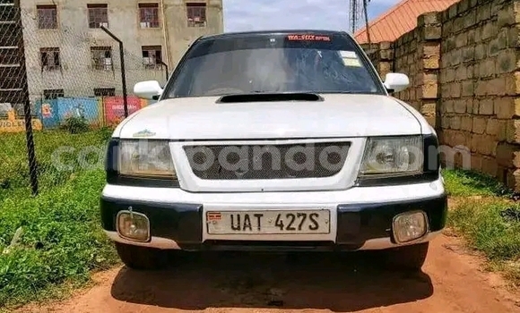 Gura Yakoze Suzuki Carry White Imodoka i Bundibugyo mu Western Gura Yakoze Suzuki Carry White Imodoka i Bundibugyo mu Western