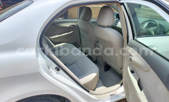 Nunua Imported Toyota Axio Nyeupe Gari ndani ya Kampala nchini Uganda Nunua Imported Toyota Axio Nyeupe Gari ndani ya Kampala nchini Uganda