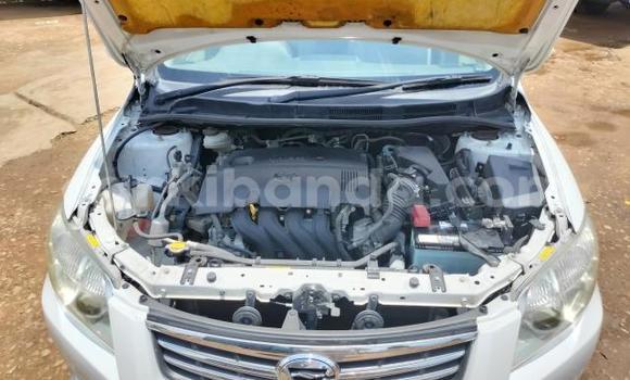 Nunua Imported Toyota Axio Nyeupe Gari ndani ya Kampala nchini Uganda Nunua Imported Toyota Axio Nyeupe Gari ndani ya Kampala nchini Uganda
