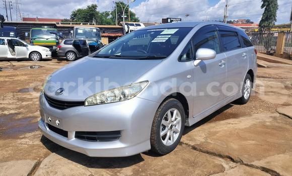 Nunua Imported Toyota Wish Fedha Gari ndani ya Kampala nchini Uganda