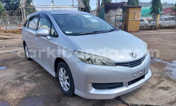 Nunua Imported Toyota Wish Fedha Gari ndani ya Kampala nchini Uganda Nunua Imported Toyota Wish Fedha Gari ndani ya Kampala nchini Uganda