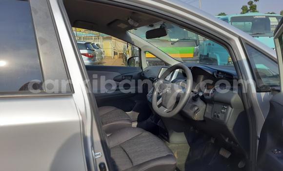 Nunua Imported Toyota Wish Fedha Gari ndani ya Kampala nchini Uganda Nunua Imported Toyota Wish Fedha Gari ndani ya Kampala nchini Uganda