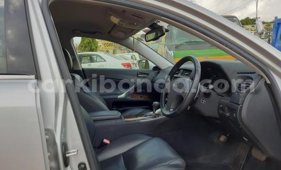 Acheter Import Voiture Lexus IS Gris à Kampala, Ouganda Acheter Import Voiture Lexus IS Gris à Kampala, Ouganda