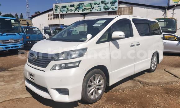 Acheter Import Voiture Toyota Vellfire Blanc à Kampala, Ouganda