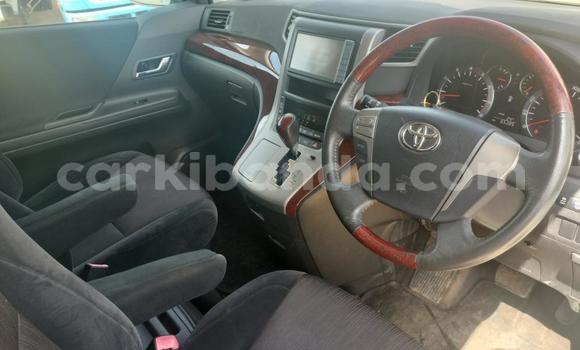 Nunua Imported Toyota Vellfire Nyeupe Gari ndani ya Kampala nchini Uganda Nunua Imported Toyota Vellfire Nyeupe Gari ndani ya Kampala nchini Uganda
